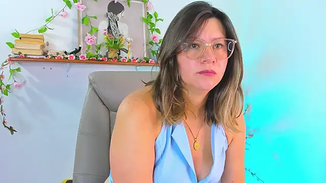 Chanelll Taylorr  online show from March 2026 12:50:02 PM