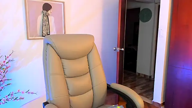 Chanelll Taylorr  online show from November 2025 11:03:02 AM