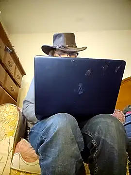 Snapshot of Geaux_Again chatting on December 2024 06:56:02 PM Geaux Again online show from December 2024 06:56:02 PM