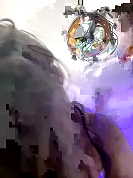 OniricFemme online show from December 2025 01:32:02 AM