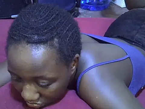 Adaline-Paris online show from November 2025 04:49:02 AM