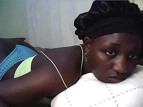 Adaline-Paris online show from March 2026 04:22:01 PM