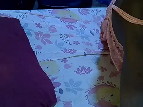 Adaline-Paris online show from November 2025 05:51:02 AM