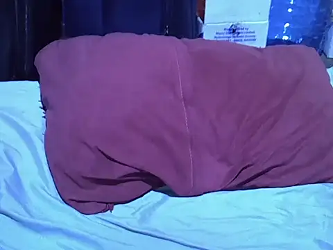 Adaline-Paris online show from December 2025 12:32:01 AM