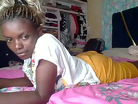 Snapshot of awino001 chatting on June 2026 03:44:01 PM awino001 online show from June 2026 03:44:01 PM
