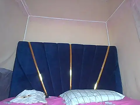 awino001 online show from October 2025 01:17:01 AM