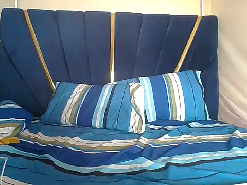 awino001 online show from September 2025 07:53:01 PM