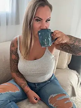 Snapshot of Kira_Knight20 chatting on May 2026 01:11:02 PM Kira Knight20 online show from May 2026 01:11:02 PM