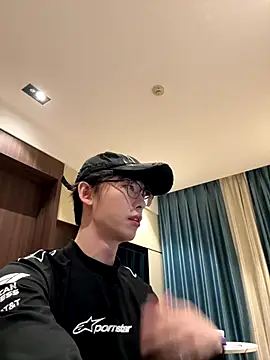 Snapshot of 1a1a1alll chatting on December 2025 03:11:02 PM 1a1a1alll online show from December 2025 03:11:02 PM