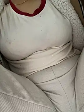 Milk Mom99 online show from November 2025 02:37:01 AM