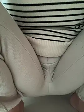 Milk Mom99 online show from March 2026 08:10:01 AM