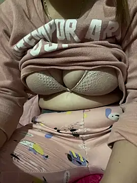 Milk Mom99 online show from March 2025 02:04:01 PM