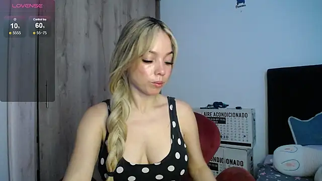 nakary00 online show from February 2025 01:43:01 PM