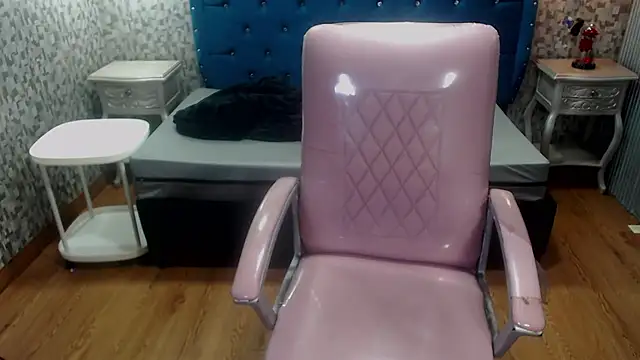 CurvyJulieth online show from July 2026 09:55:02 PM
