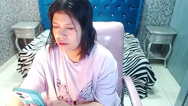 Snapshot of CurvyJulieth chatting on September 2025 05:03:02 AM CurvyJulieth online show from September 2025 05:03:02 AM