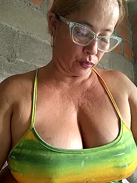 natally ross21 online show from May 2026 01:04:01 PM