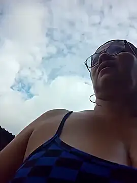 natally ross21 online show from October 2025 01:21:01 PM