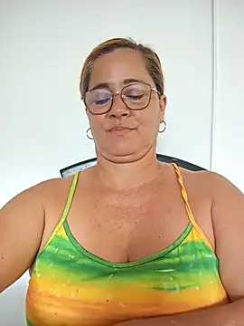 natally ross21 online show from November 2025 03:39:01 PM