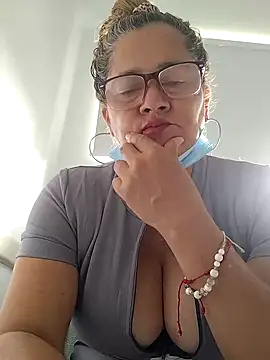 natally ross21 online show from May 2026 02:01:01 PM