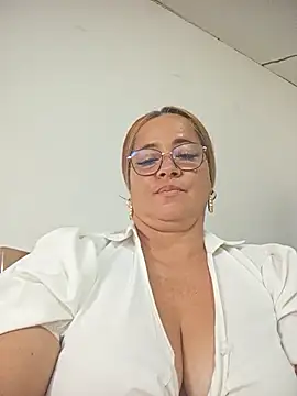 Snapshot of natally_ross21 chatting on October 2025 01:56:02 PM natally ross21 online show from October 2025 01:56:02 PM