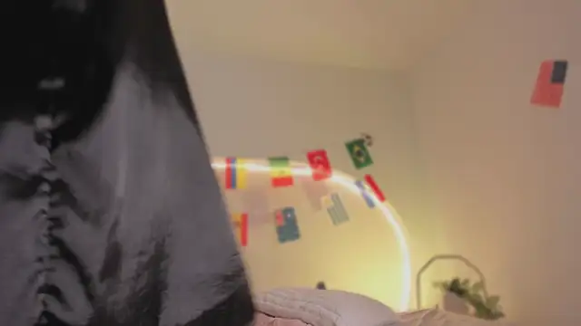 katiepeach  online show from July 2026 12:01:01 PM