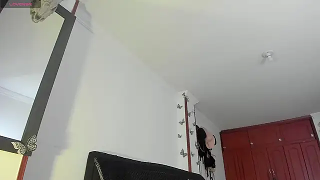 Fiore Sanz  online show from February 2025 04:15:02 AM