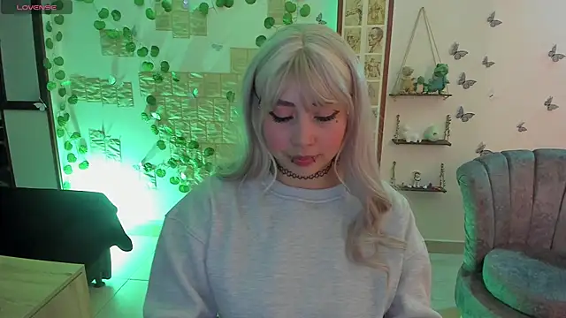 Fiore Sanz  online show from April 2026 03:02:01 AM