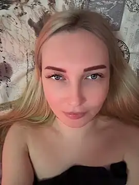 Snapshot of Aleksandrakis chatting on June 2026 11:33:01 AM Aleksandrakis online show from June 2026 11:33:01 AM