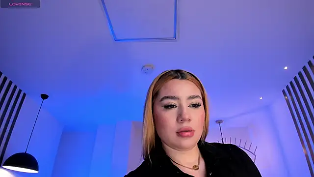 SamanthaKlein  online show from December 2025 02:00:01 AM