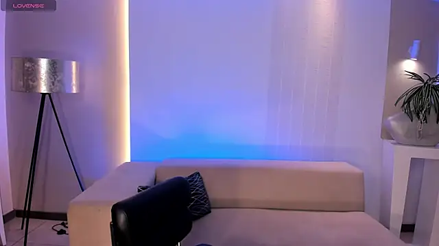 SamanthaKlein  online show from October 2025 01:50:01 AM