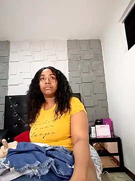 Snapshot of AmbarthSmiith2 chatting on February 2026 04:42:02 PM AmbarthSmiith2 online show from February 2026 04:42:02 PM