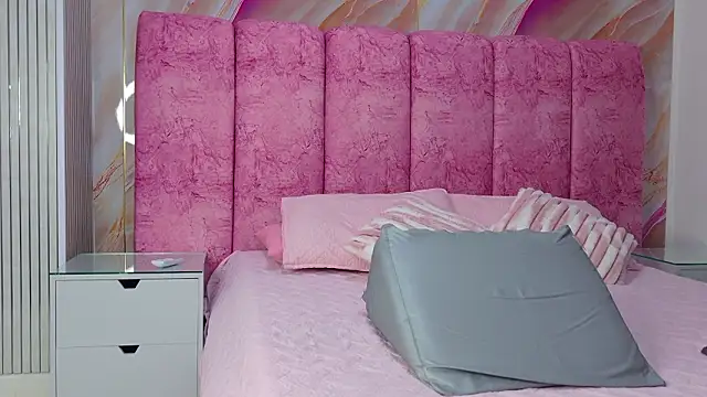 kendal rossi online show from March 2026 11:54:01 AM