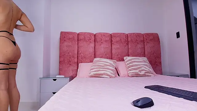 Snapshot of kendal_rossi chatting on December 2025 12:00:02 PM kendal rossi online show from December 2025 12:00:02 PM