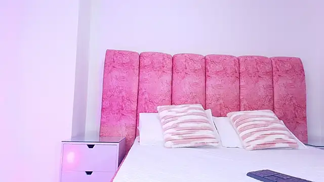 Snapshot of kendal_rossi chatting on November 2025 12:15:02 PM kendal rossi online show from November 2025 12:15:02 PM