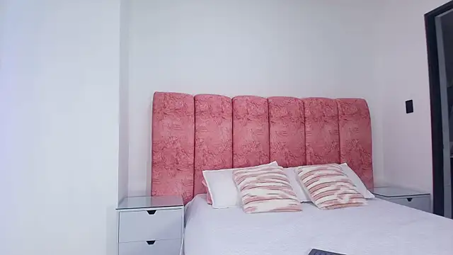 kendal rossi online show from December 2025 11:58:01 AM