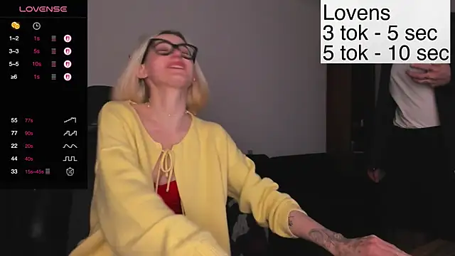 Snapshot of Sexy_Sweets chatting on October 2025 09:25:02 PM Sexy Sweets online show from October 2025 09:25:02 PM