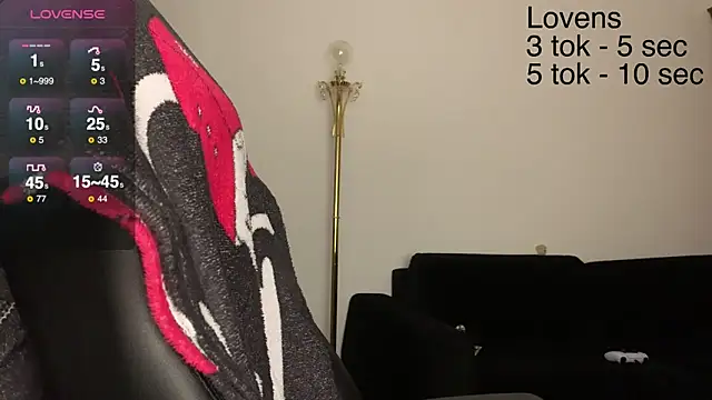 Snapshot of Sexy_Sweets chatting on December 2025 01:12:02 PM Sexy Sweets online show from December 2025 01:12:02 PM