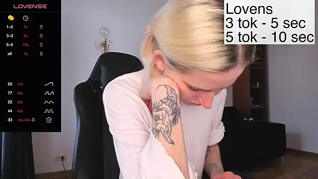 Snapshot of Sexy_Sweets chatting on October 2025 09:41:01 AM Sexy Sweets online show from October 2025 09:41:01 AM