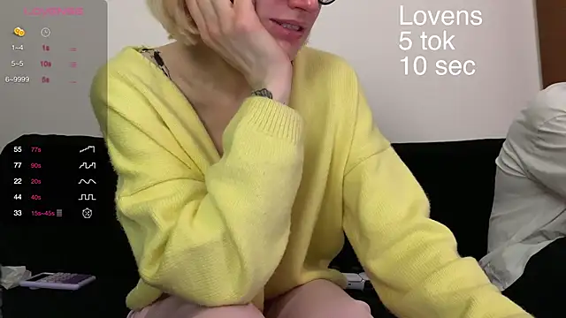 Snapshot of Sexy_Sweets chatting on October 2025 10:29:01 PM Sexy Sweets online show from October 2025 10:29:01 PM
