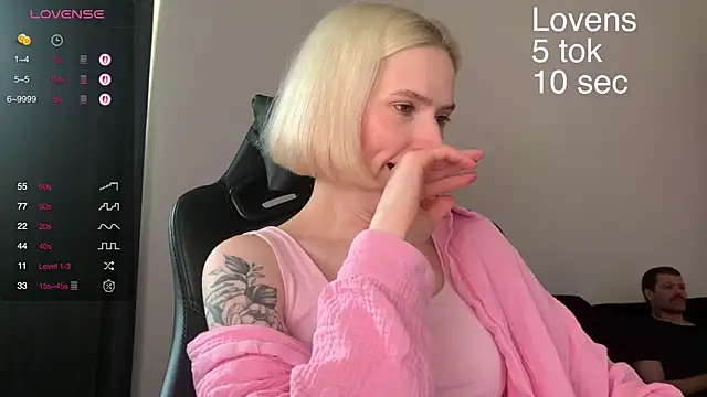Snapshot of Sexy_Sweets chatting on September 2025 10:59:02 AM Sexy Sweets online show from September 2025 10:59:02 AM
