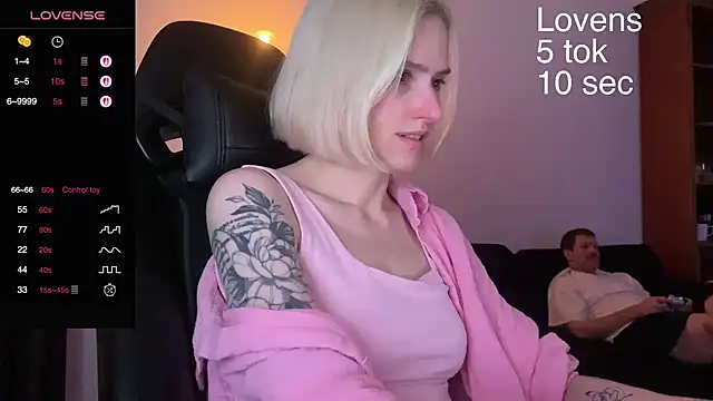 Snapshot of Sexy_Sweets chatting on September 2025 01:09:01 AM Sexy Sweets online show from September 2025 01:09:01 AM
