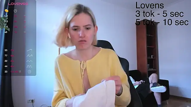 Snapshot of Sexy_Sweets chatting on October 2025 11:19:01 AM Sexy Sweets online show from October 2025 11:19:01 AM