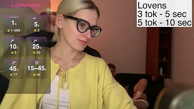 Snapshot of Sexy_Sweets chatting on November 2025 06:45:02 PM Sexy Sweets online show from November 2025 06:45:02 PM