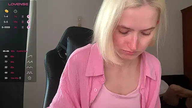 Snapshot of Sexy_Sweets chatting on September 2025 11:48:02 AM Sexy Sweets online show from September 2025 11:48:02 AM