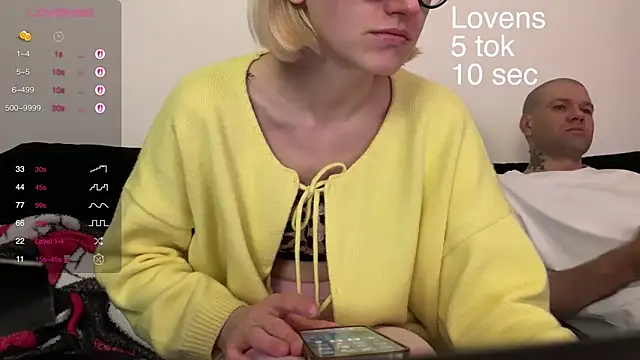 Snapshot of Sexy_Sweets chatting on October 2025 02:50:02 PM Sexy Sweets online show from October 2025 02:50:02 PM