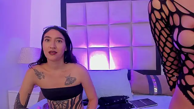 Snapshot of Naomi-Haruno chatting on June 2026 06:35:02 AM Naomi-Haruno online show from June 2026 06:35:02 AM