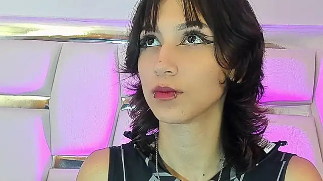 Snapshot of Naomi-Haruno chatting on February 2025 11:09:01 AM Naomi-Haruno online show from February 2025 11:09:01 AM