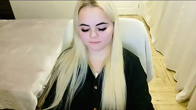 lovely-eyes online show from February 2025 11:04:02 PM