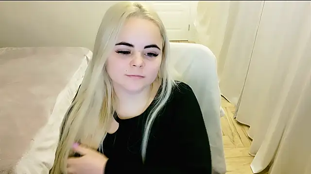 lovely-eyes online show from March 2025 04:15:02 AM