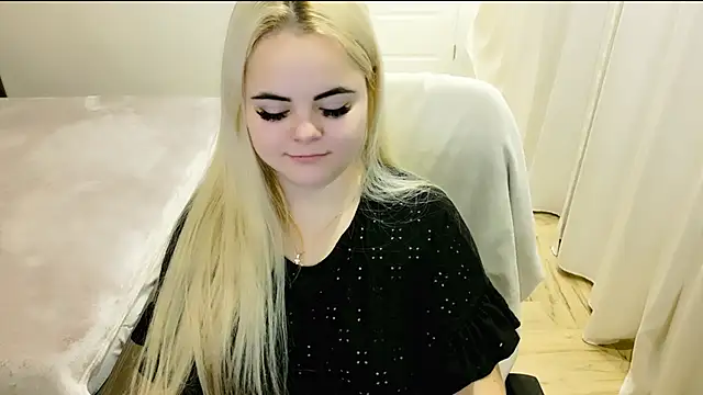 lovely-eyes online show from February 2025 09:43:01 PM